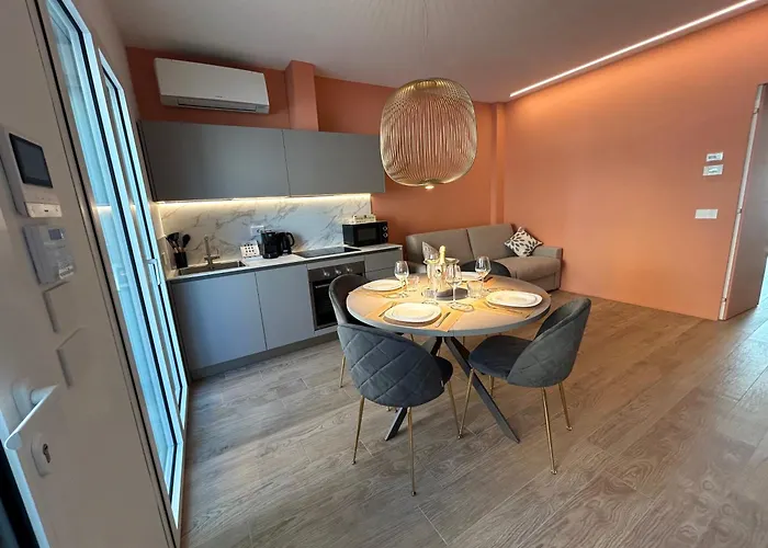 The Twins 1 Luxury Ceccarini - Lungomare Parcheggio Privato فيلة *